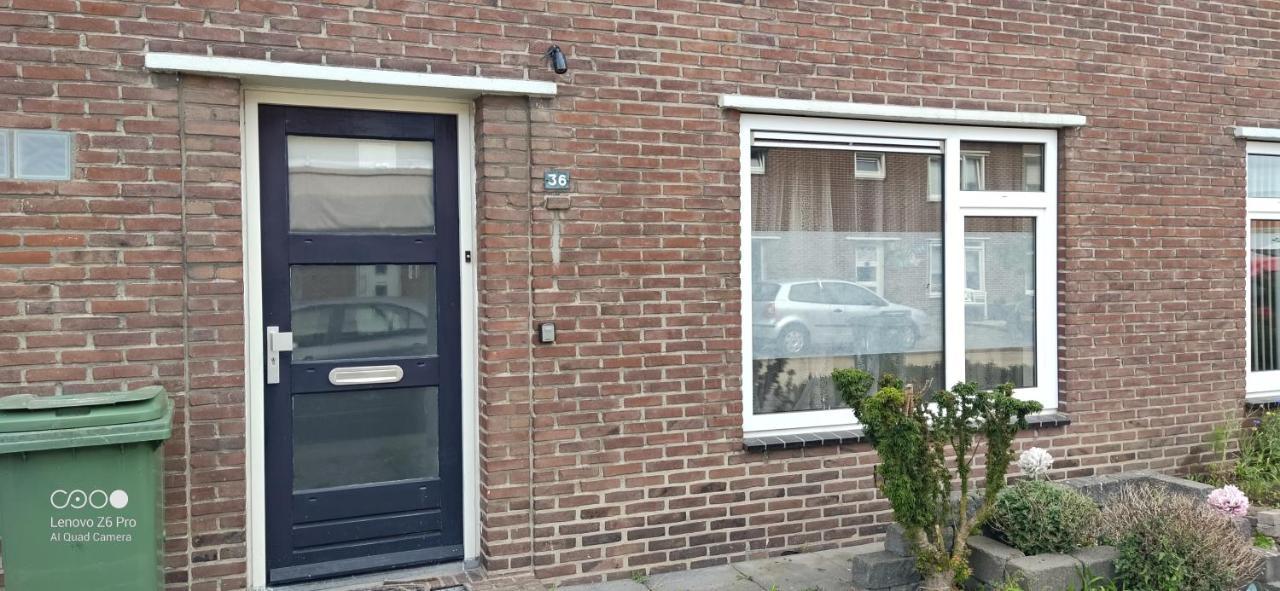 Cozy House In Weert Lägenhet Exteriör bild